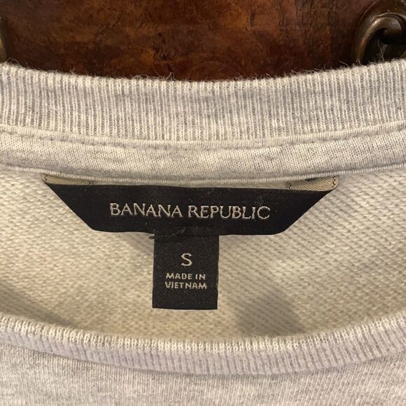 Banana Republic grey sweatshirt with bell sleeves - Picture 3 of 13